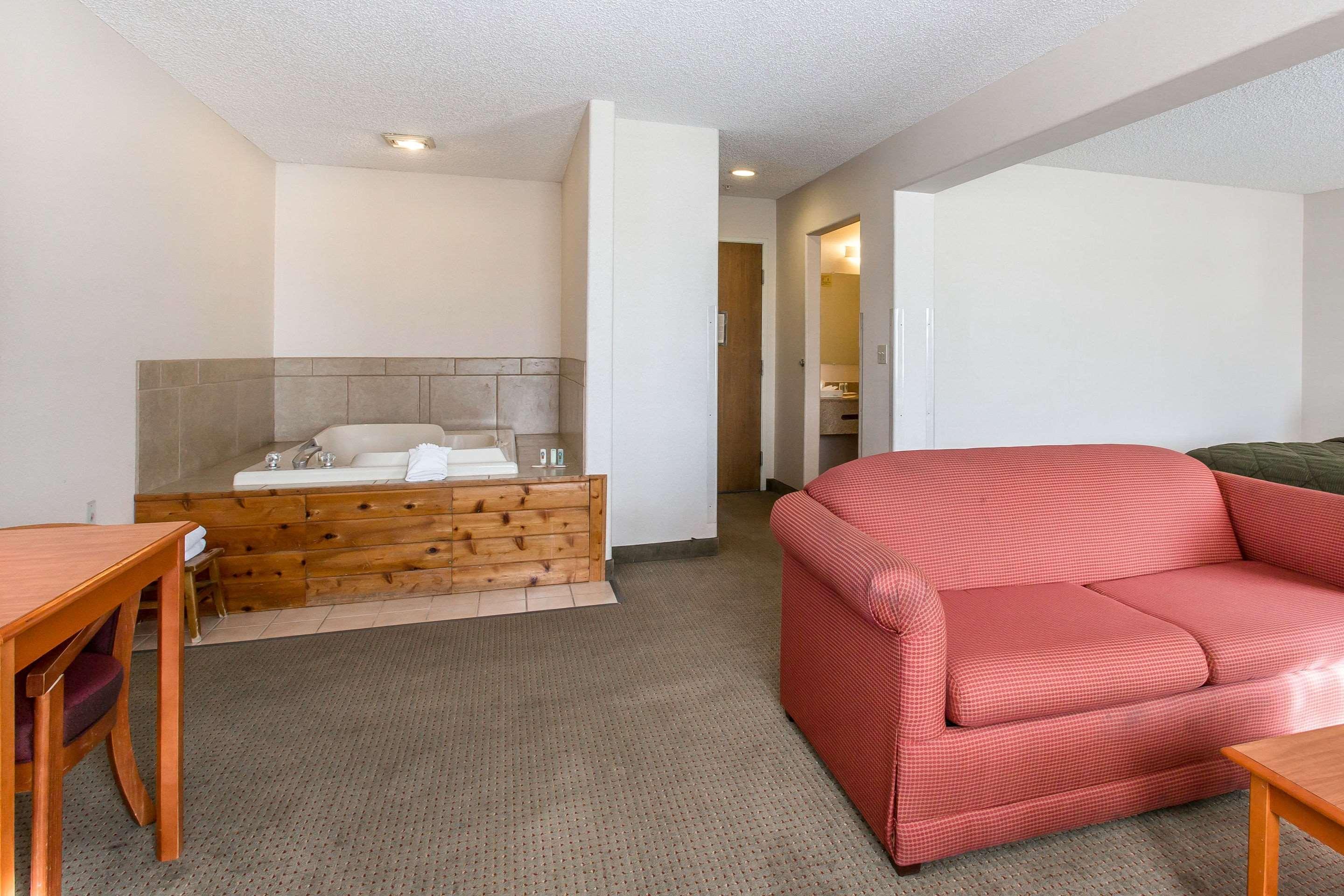 Quality Inn Delta Gateway To Rocky Mountains Εξωτερικό φωτογραφία